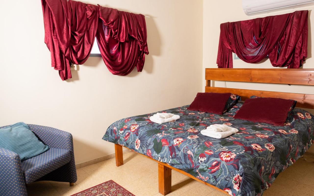 Aliyah Return Center Panzió Degania Bet Kültér fotó